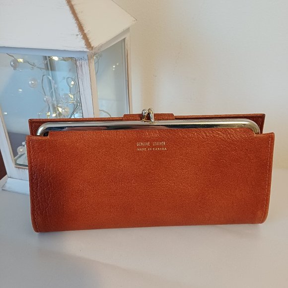 Vintage 1980s Genuine Leather Double Kiss Lock Brown Wallet Purse Made in Canada - Picture 2 of 11